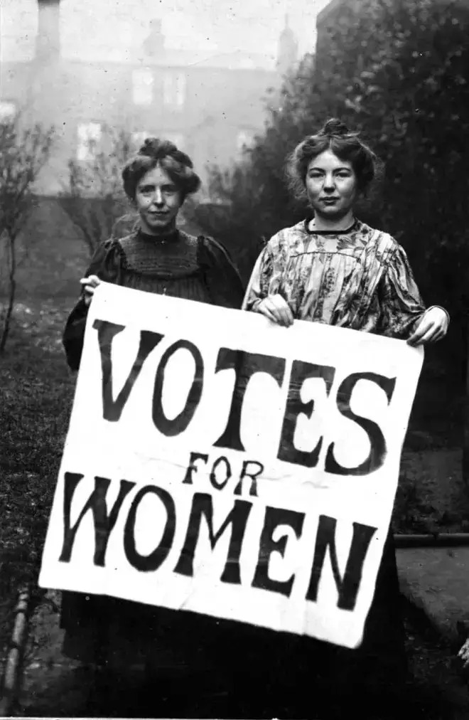 les-suffragettes-reclamant-le-droit-de-vote