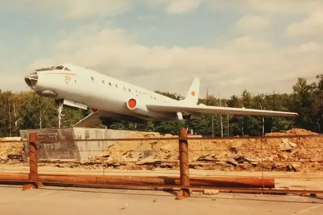 tupolev 104 photo