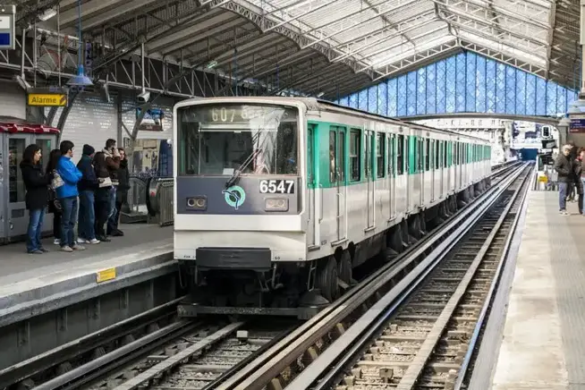 MP 73 en Bir-Hakeim by UT440 131M ratp photo
