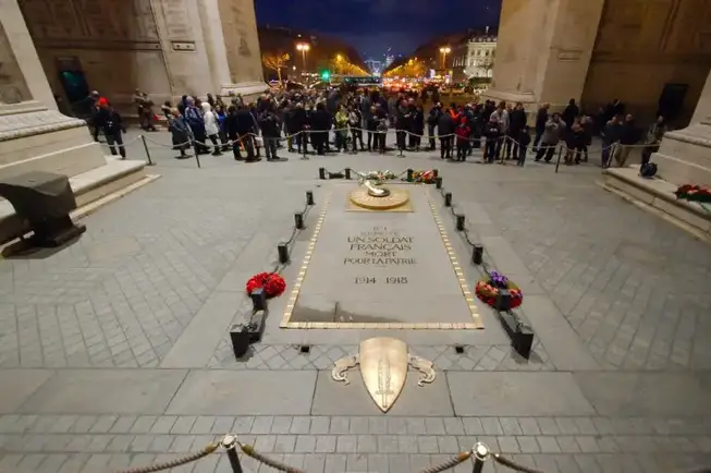 Ici repose un soldat français mort pour la patrie zigazou76 soldat inconnu photo