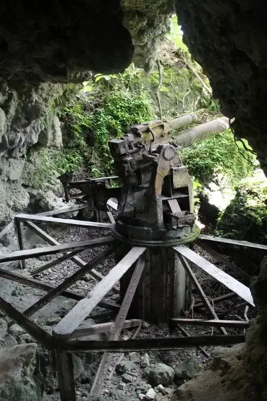 Artillery Gun, Bloody Nose Ridge sandwichgirl Peleliu photo
