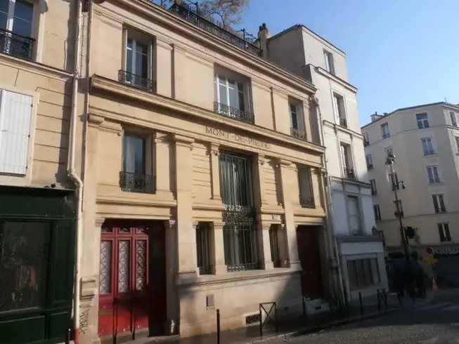 Mont-de-Piété, prêt sur gage, traces d'autrefois, Paris goutte d'or, rue Cavé JeanneMenjoulet&Cie mont de pieté photo