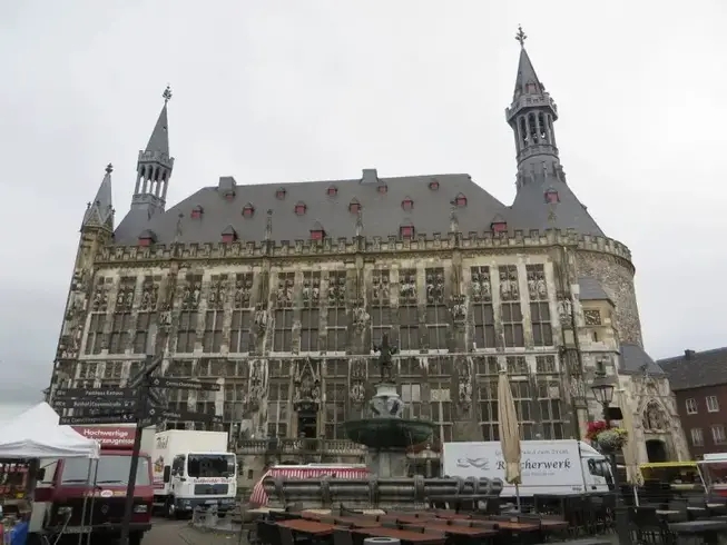 Hôtel de Ville (XIVe), Marktplatz, Aix-la-Chapelle, arrondissement d'Aix-la-Chapelle, Rhénanie du Nord-Westphalie, Allemagne. byb64 hotel de ville aix la chapelle photo