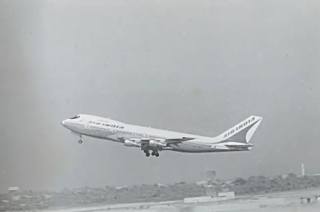 Air India 747-200 VT-EBD at BAH gordon.bevan@xtra.co.nz VT-EBD photo