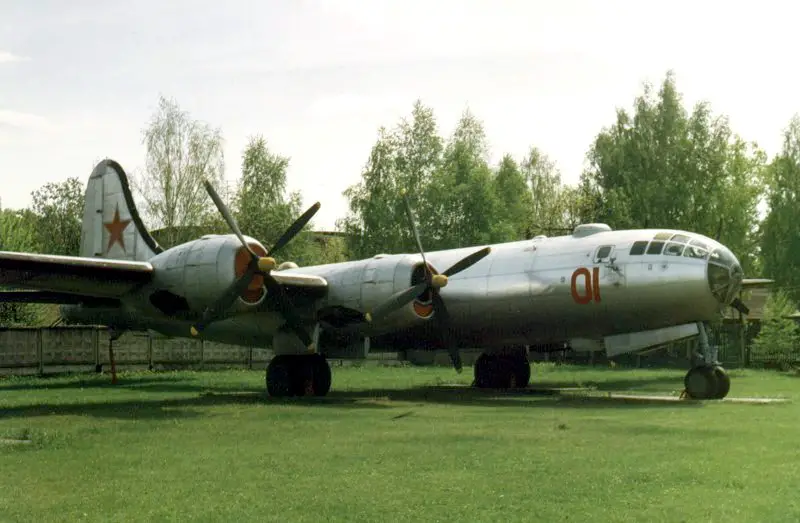 Tupolev Tu4 utilisé le 14 septembre