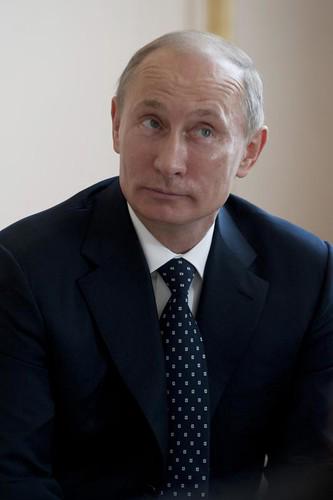 17 mars 2023 émission d'un mandat d'arrêt contre Vladimir Poutine par la cour penale internationale